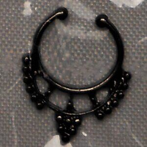 No7 -  Fake 10mm Septum Ring - new, repackaged - gunmetal color